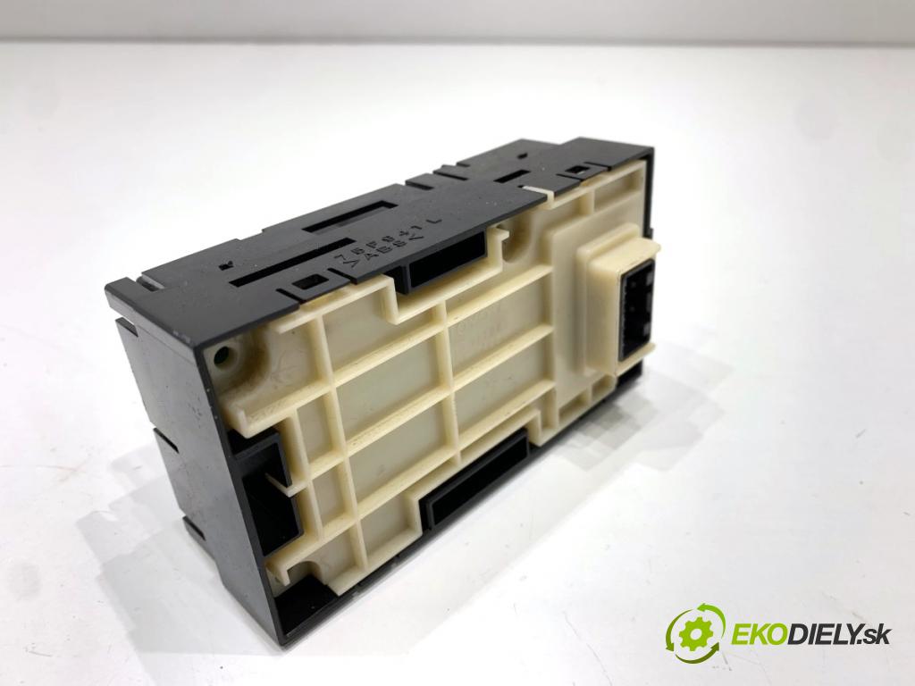 LEXUS IS sedan 2015 180 kW 200t (ASE30) 1998 Prepínač REŽIM: JAZDY 75F941