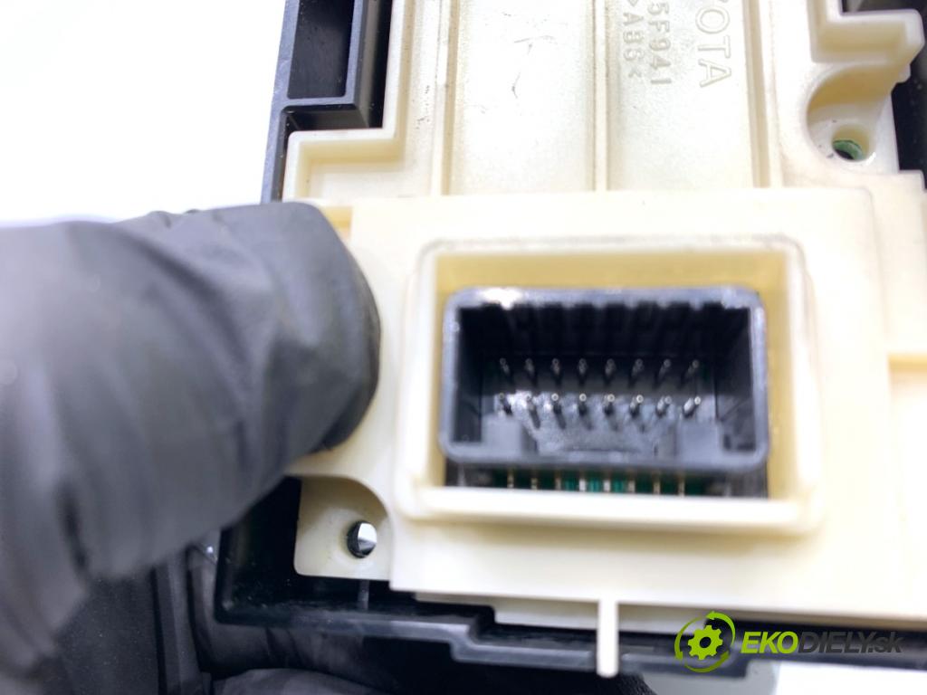 LEXUS IS sedan 2015 180 kW 200t (ASE30) 1998 Prepínač REŽIM: JAZDY 75F941