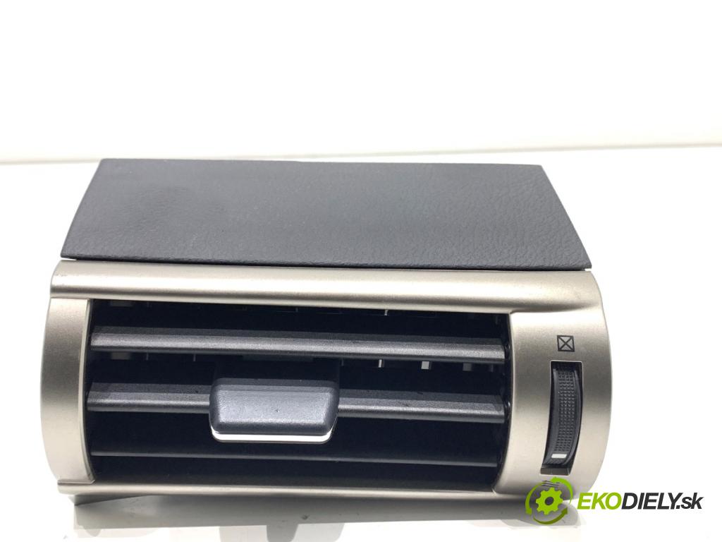 LEXUS IS sedan 2015 180 kW 200t (ASE30) 1998 Mriežky kúrenia pravy predný 55660-53130