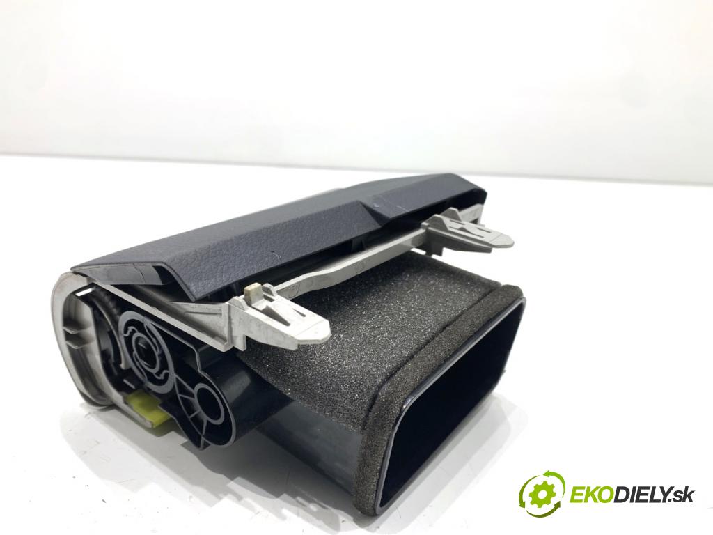 LEXUS IS sedan 2015 180 kW 200t (ASE30) 1998 Mriežky kúrenia pravy predný 55660-53130