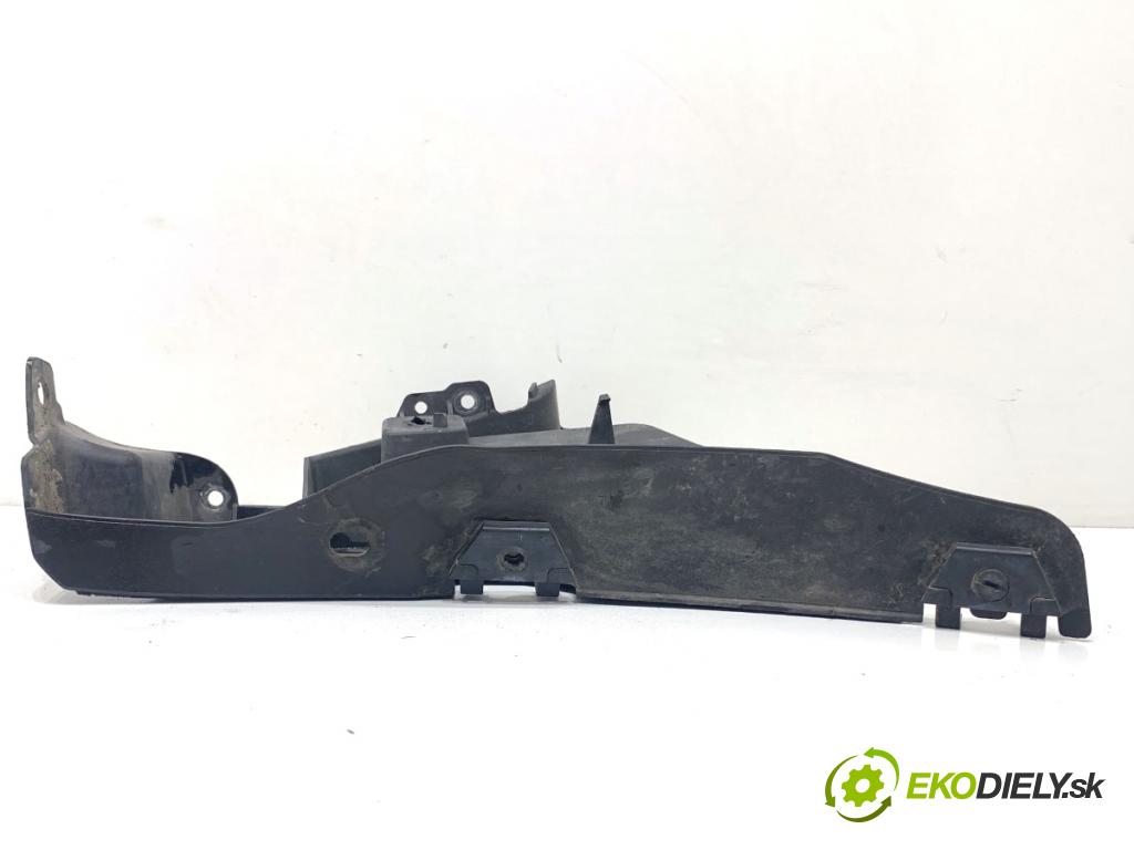 LEXUS IS sedan 2015 180 kW 200t (ASE30) 1998 úchyt nárazníka pravý přední část 52821-53040