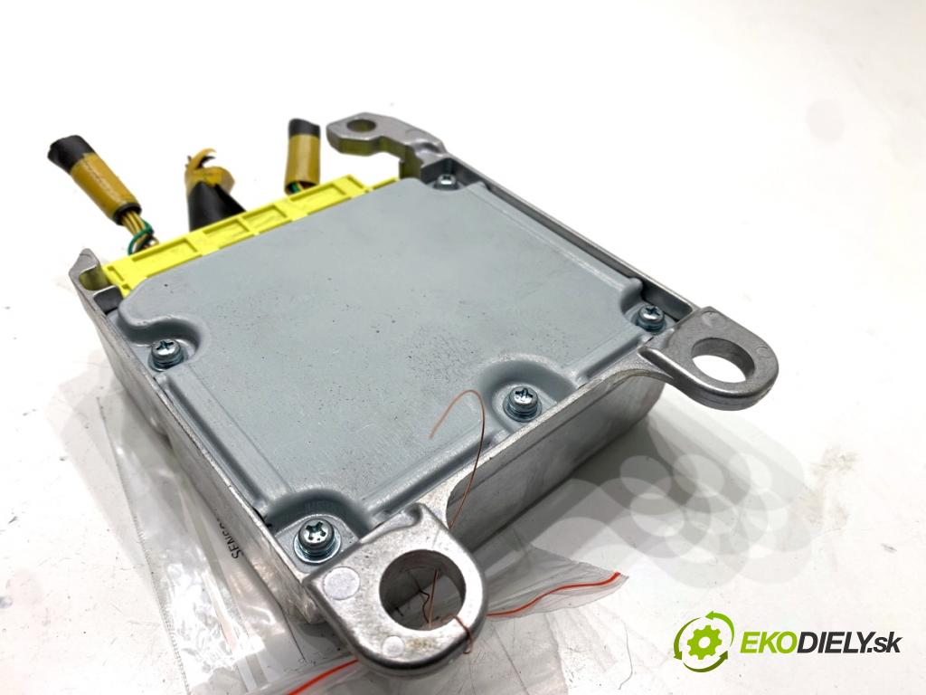 LEXUS IS sedan 2015 180 kW 200t (ASE30) 1998 senzor airbag 89170-53370 (Snímač)