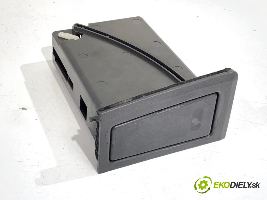 VOLVO V70 II Kombi 2000 184 kW 2.3 T5 2319 držák na nápoje 3409712 (Držák nápojů)