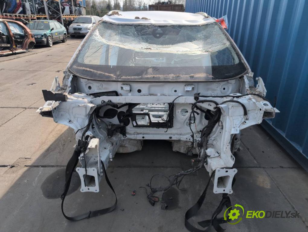 AUDI Q4 SUV 2023 150 kW 40 e-tron karoséria ČTVRŤÁK: Blatník prah strecha PODŁUŻNICA