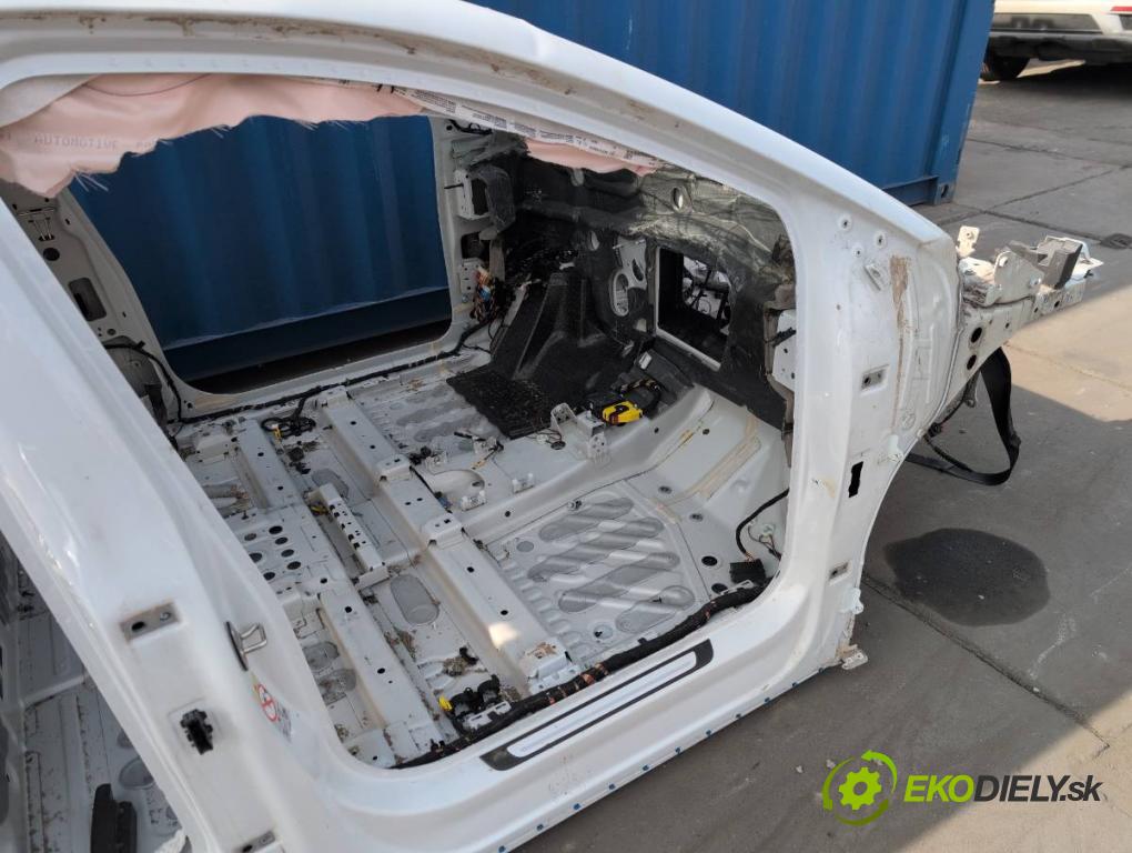 AUDI Q4 SUV 2023 150 kW 40 e-tron karoséria ČTVRŤÁK: Blatník prah strecha PODŁUŻNICA