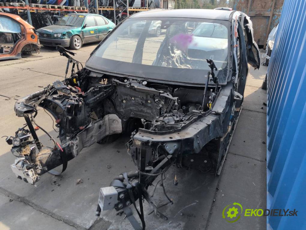 BMW G05 SUV 2020 195 kW xDrive 30 d 2993 KAROSERIA ČTVRŤÁK blatník práh střecha PODŁUŻNICA