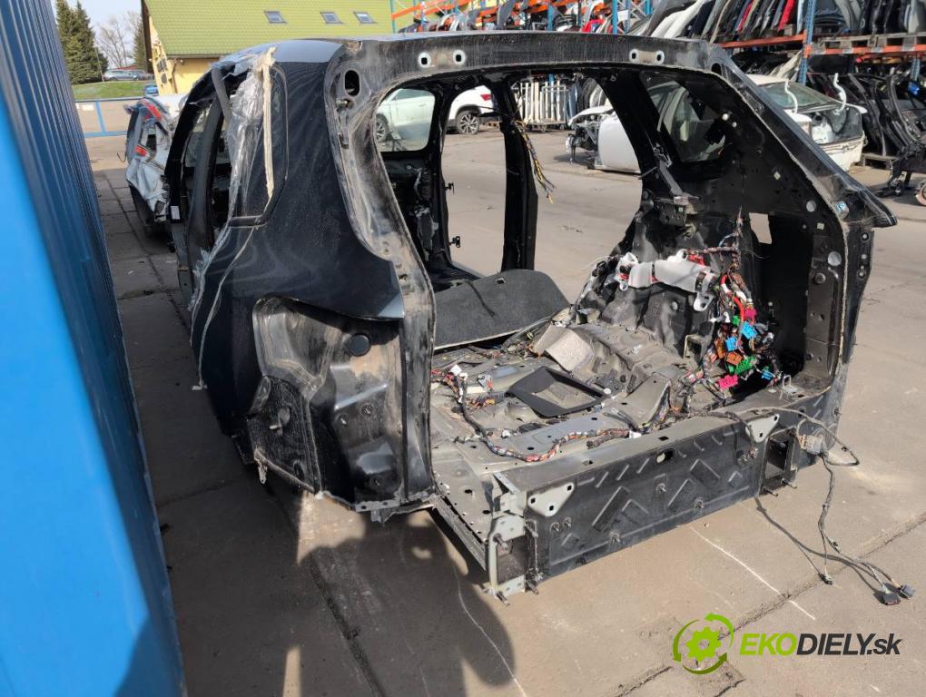 BMW G05 SUV 2020 195 kW xDrive 30 d 2993 KAROSERIA ČTVRŤÁK blatník práh střecha PODŁUŻNICA