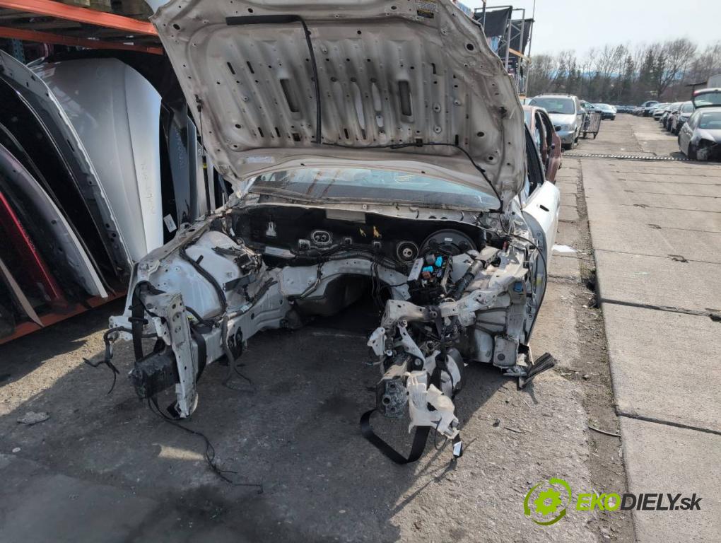 LEXUS IS sedan 2015 180 kW 200t (ASE30) 1998 karoséria ČTVRŤÁK: Blatník prah strecha PODŁUŻNICA 