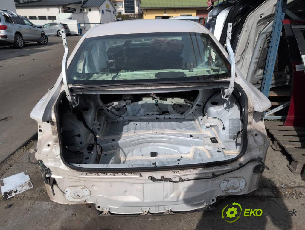 LEXUS IS sedan 2015 180 kW 200t (ASE30) 1998 karoséria ČTVRŤÁK: Blatník prah strecha PODŁUŻNICA