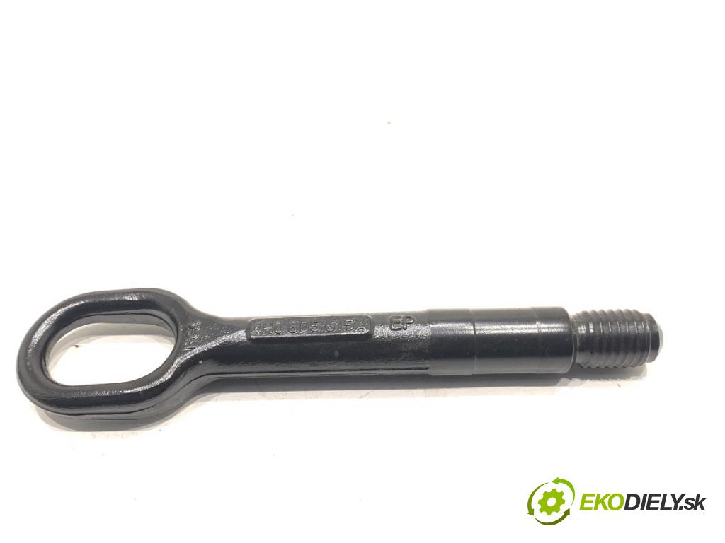 AUDI Q4 SUV 2023 150 kW 40 e-tron  ucho Hák ťažné zariadenie 4H0805615A