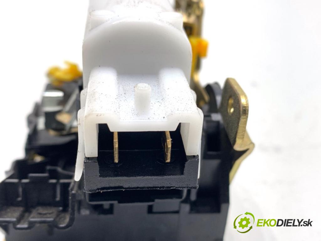 OPEL MOVANO A Autobus 2005 84 kW 2.5 DTI (JD) 2463 zámok Dvere pravy predný