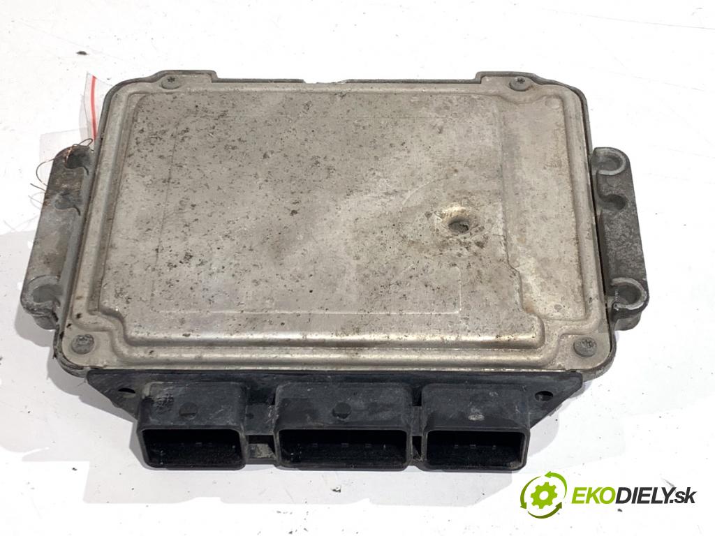 OPEL MOVANO A Autobus 2005 84 kW 2.5 DTI (JD) 2463 řídící jednotka motora 0281011940 (Řídicí jednotka)