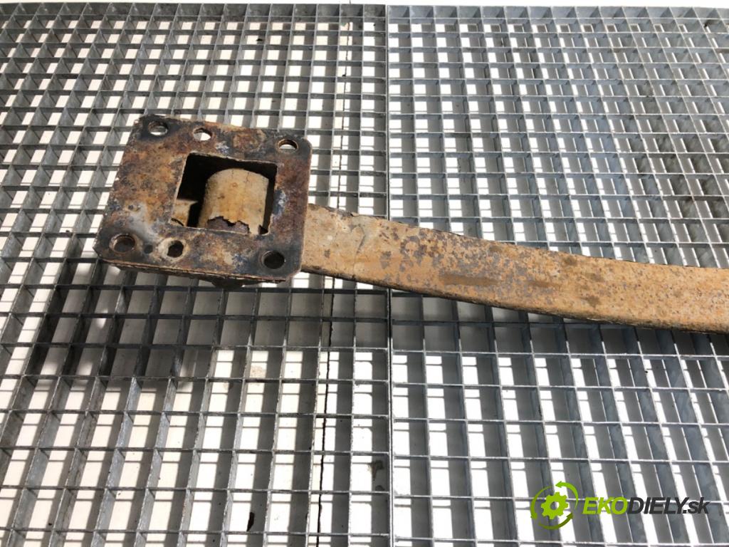 OPEL MOVANO A Autobus 2005 84 kW 2.5 DTI (JD) 2463 listové pero levý zadní část