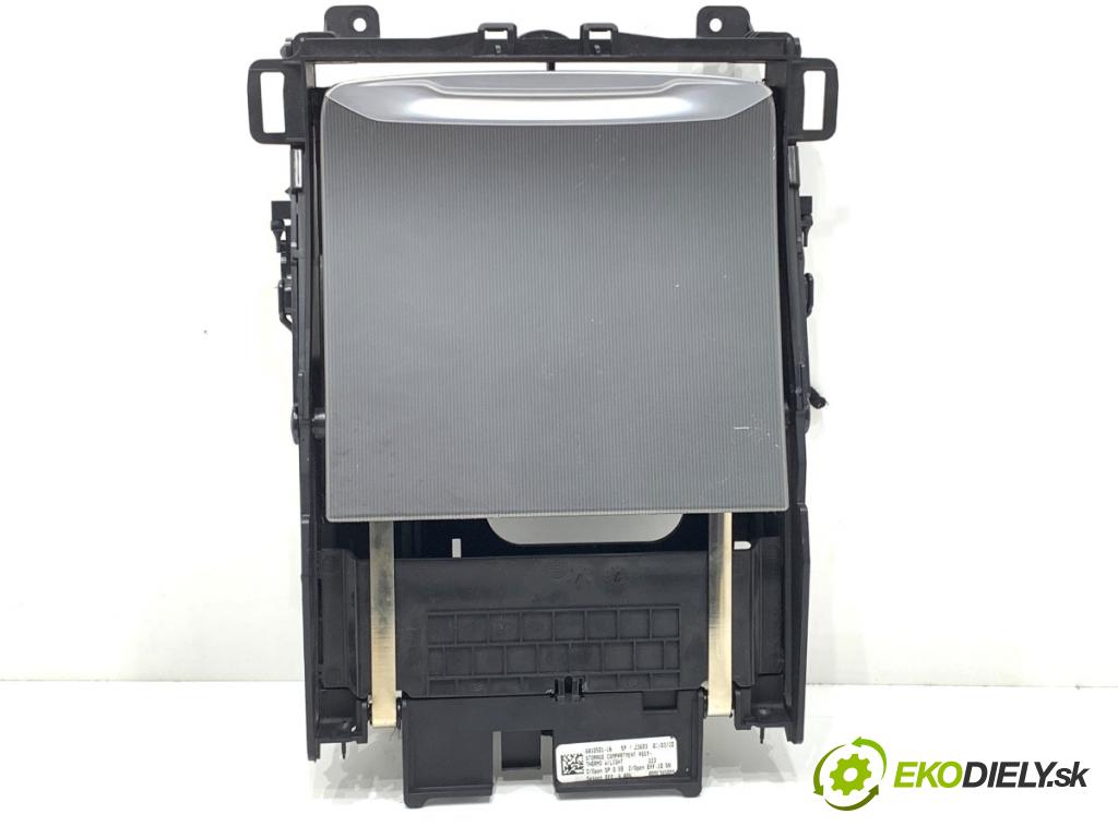 BMW G05 SUV 2020 195 kW xDrive 30 d 2993 Priehradka, kastlík TUNEL: 6810501