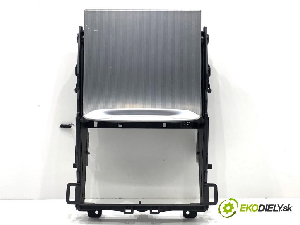 BMW G05 SUV 2020 195 kW xDrive 30 d 2993 Priehradka, kastlík TUNEL: 6810501