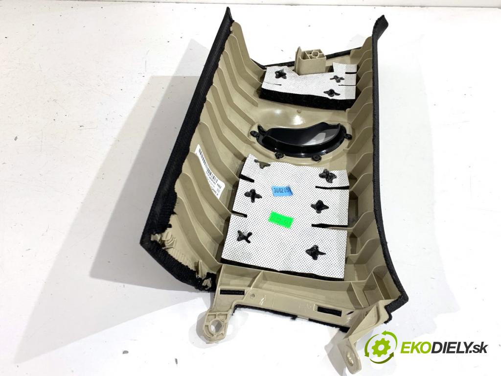 BMW G05 SUV 2020 195 kW xDrive 30 d 2993 clona sloupku B pravý 4A068E4