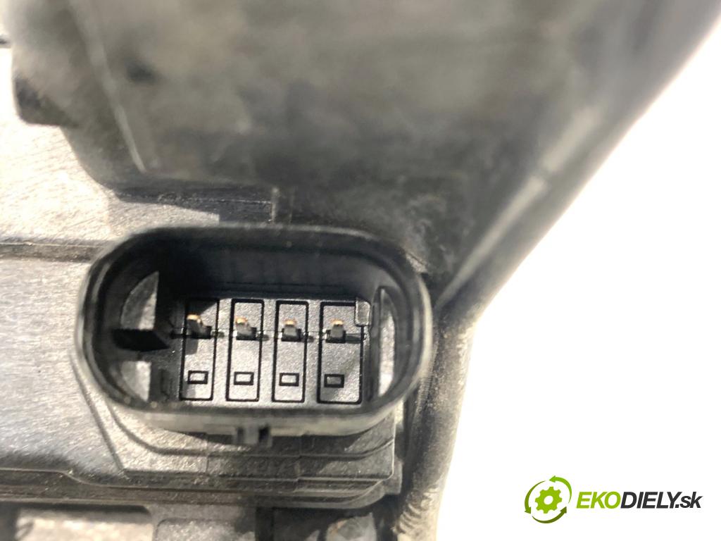 BMW G05 SUV 2020 195 kW xDrive 30 d 2993 zámok dveře levý zadní část 9464881