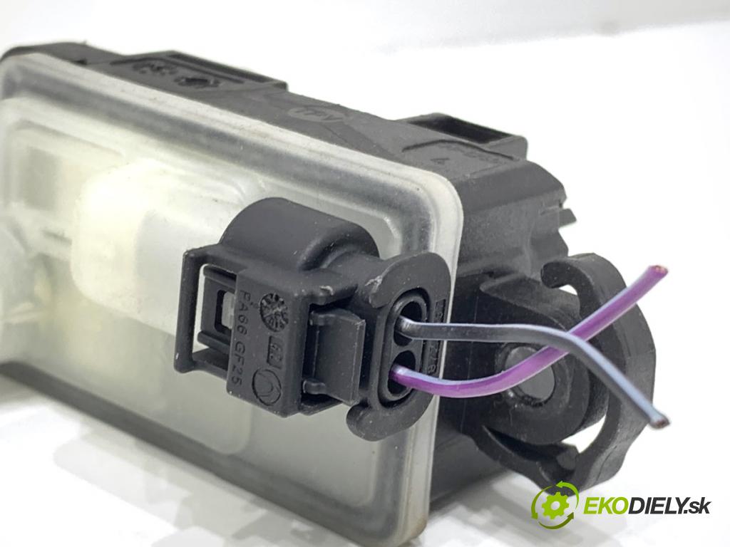 BMW G05 SUV 2020 195 kW xDrive 30 d 2993 teleskop dvířek nádrže paliva 7378259