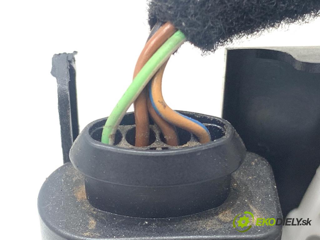 VW TOURAN nadwozie wielkoprzestrzenne (MPV) 2005 66 kW 1.9 TDI 1896 zámok dverí zad