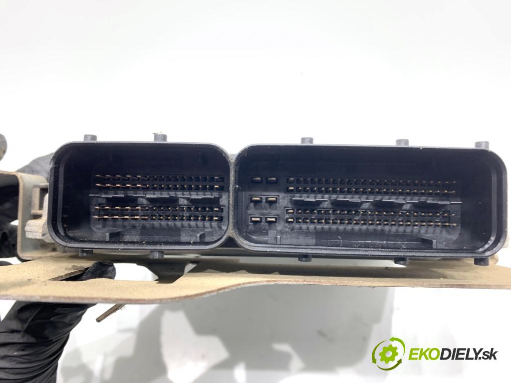 VW TOURAN nadwozie wielkoprzestrzenne (MPV) 2005 66 kW 1.9 TDI 1896 řídící jednotka motora 03G906016HP (Řídicí jednotka)