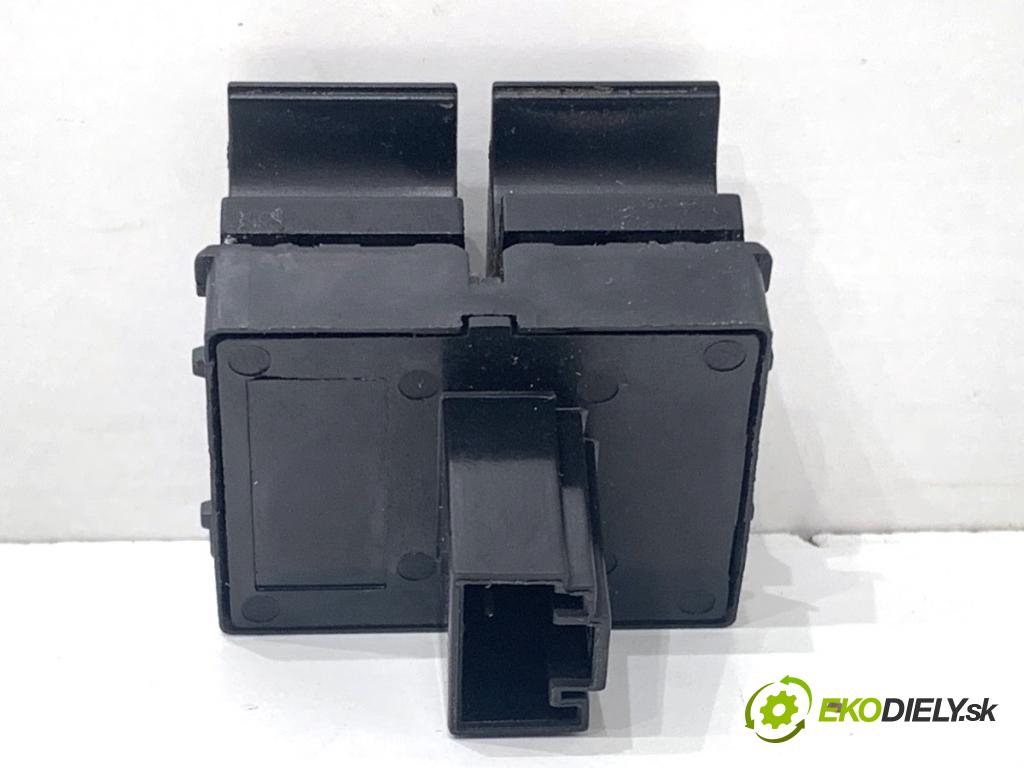 VW TOURAN nadwozie wielkoprzestrzenne (MPV) 2005 66 kW 1.9 TDI 1896 Prepínač okien  (Prepínacie páčky pod volantom)