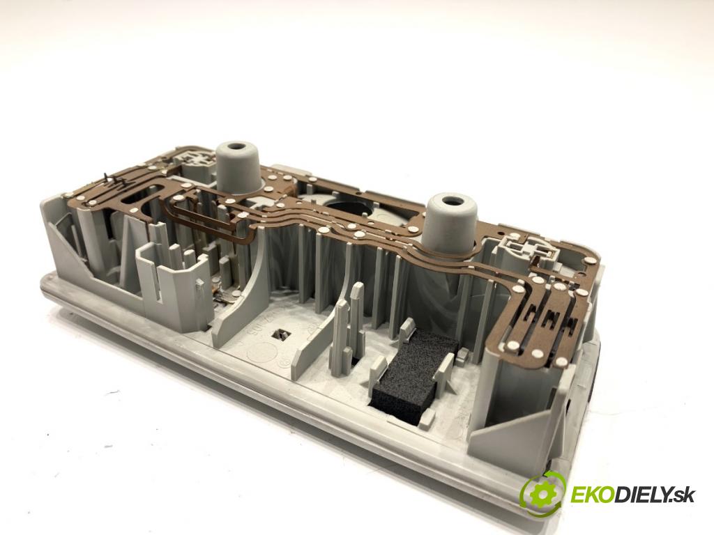 VW TOURAN nadwozie wielkoprzestrzenne (MPV) 2005 66 kW 1.9 TDI 1896 Svetlo stropné 3B0947105C