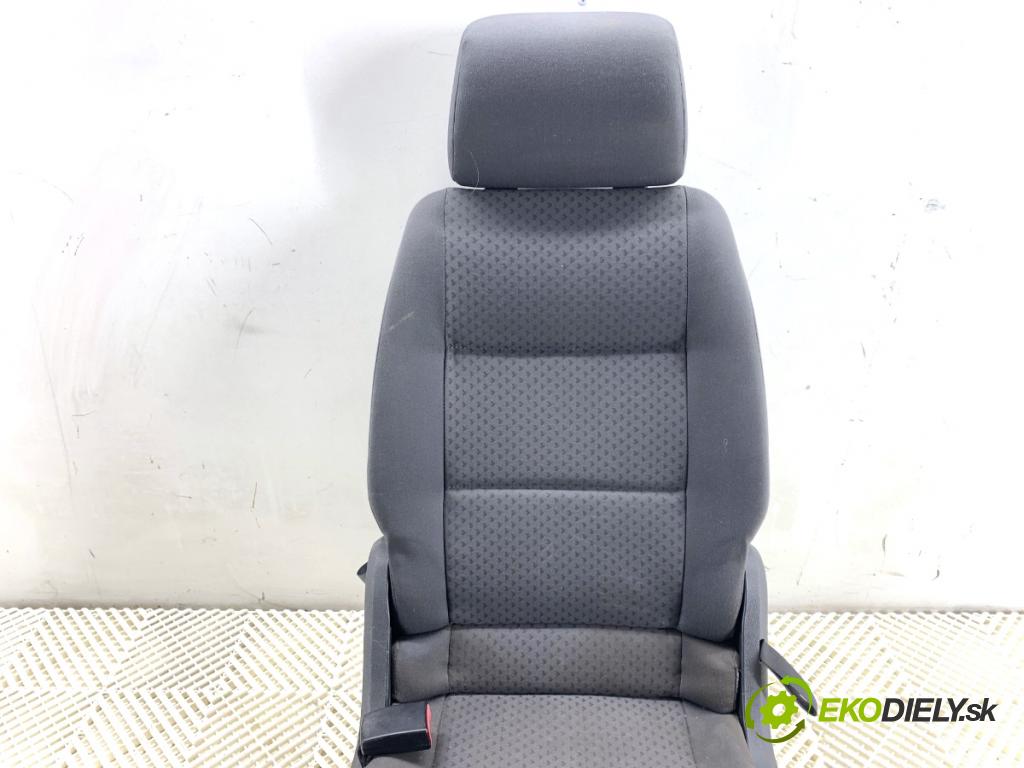 VW TOURAN nadwozie wielkoprzestrzenne (MPV) 2005 66 kW 1.9 TDI 1896 Sedadlo zad