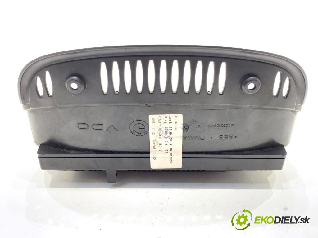 BMW E61 Kombi 2006 110 kW 520 d 1995 Dislpej 6989396 (Prístrojová doska)