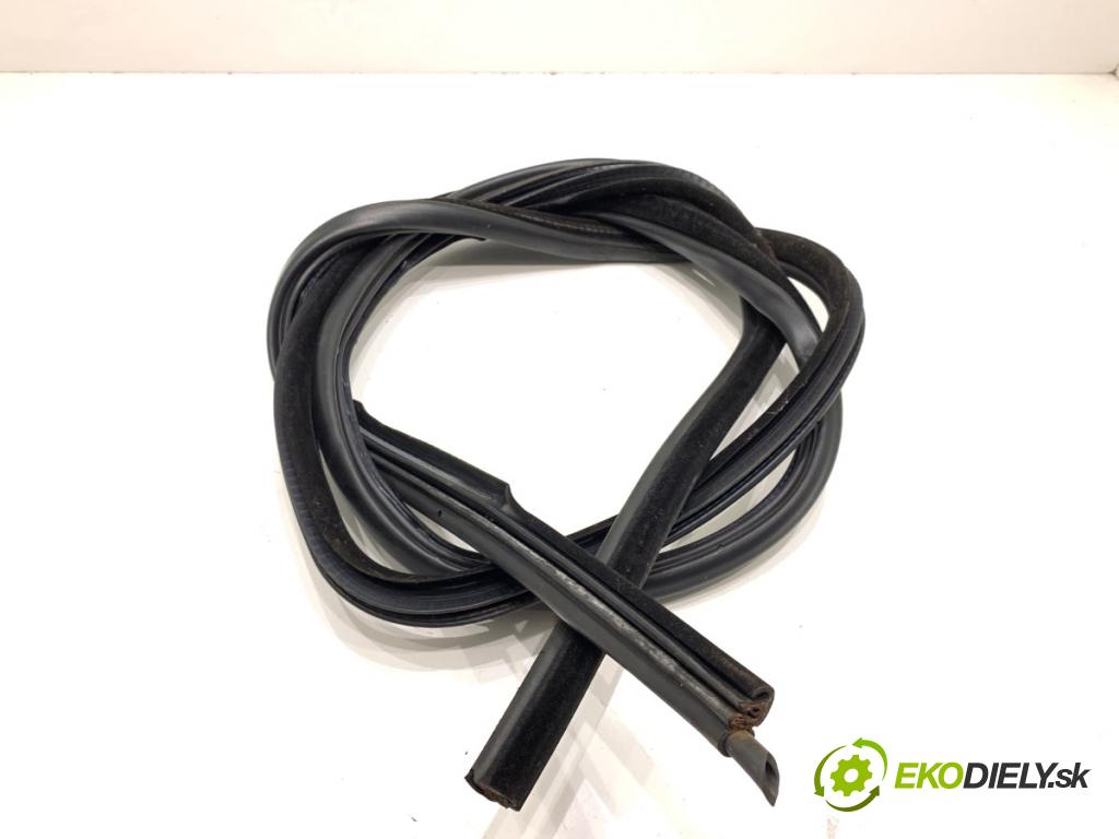 BMW E61 Kombi 2006 110 kW 520 d 1995 těsnění dveře přední část levá strana