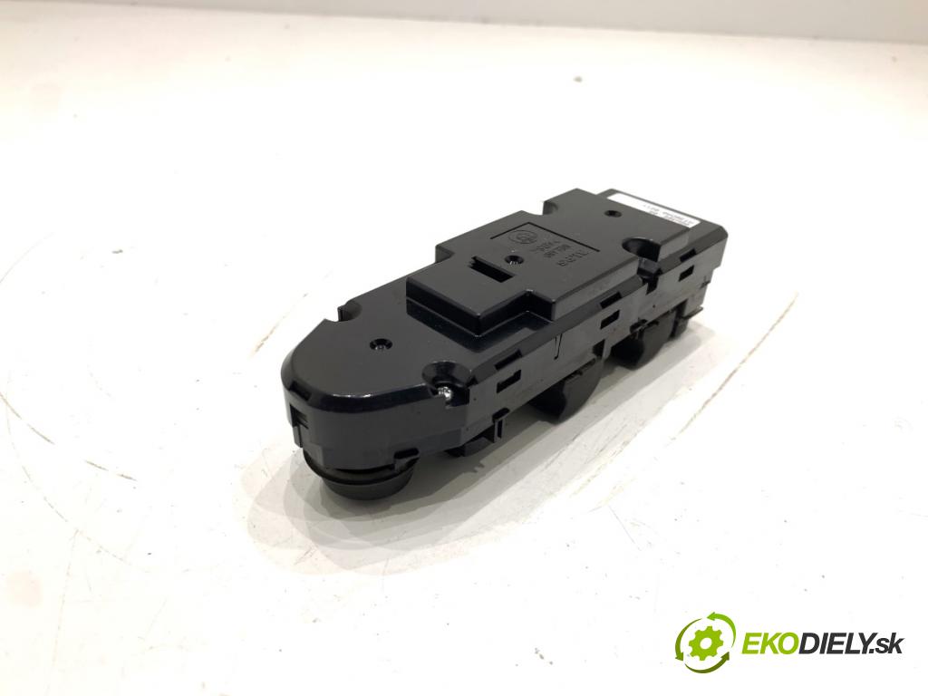 BMW E61 Kombi 2006 110 kW 520 d 1995 přepínač oken 6951904 (Páčky pod volantem)