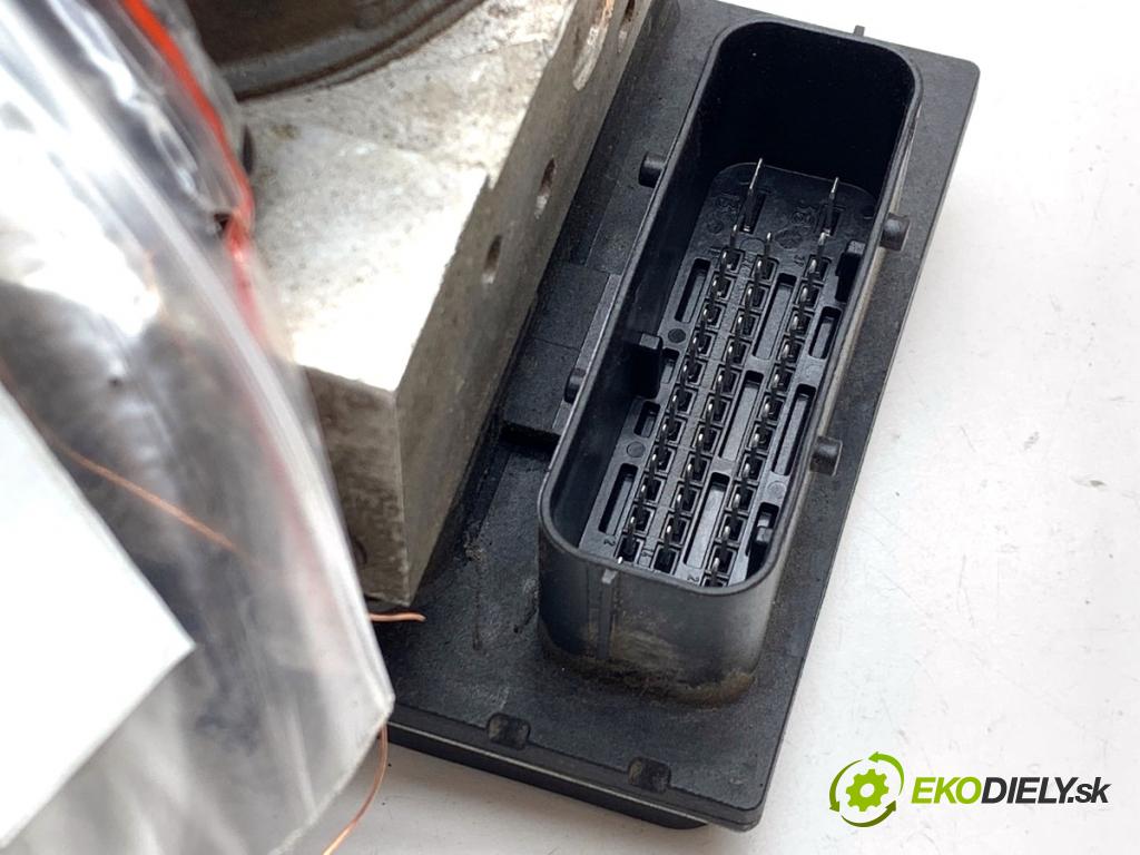 BMW E61 Kombi 2006 110 kW 520 d 1995 Pumpa ABS 6768550 (Pumpa ABS)