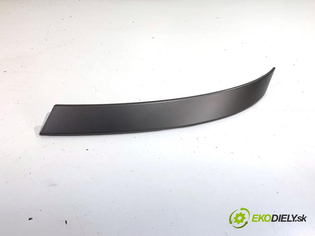 BMW E61 Kombi 2006 110 kW 520 d 1995 lišty kryt 7129233 7079442 (Lišta)