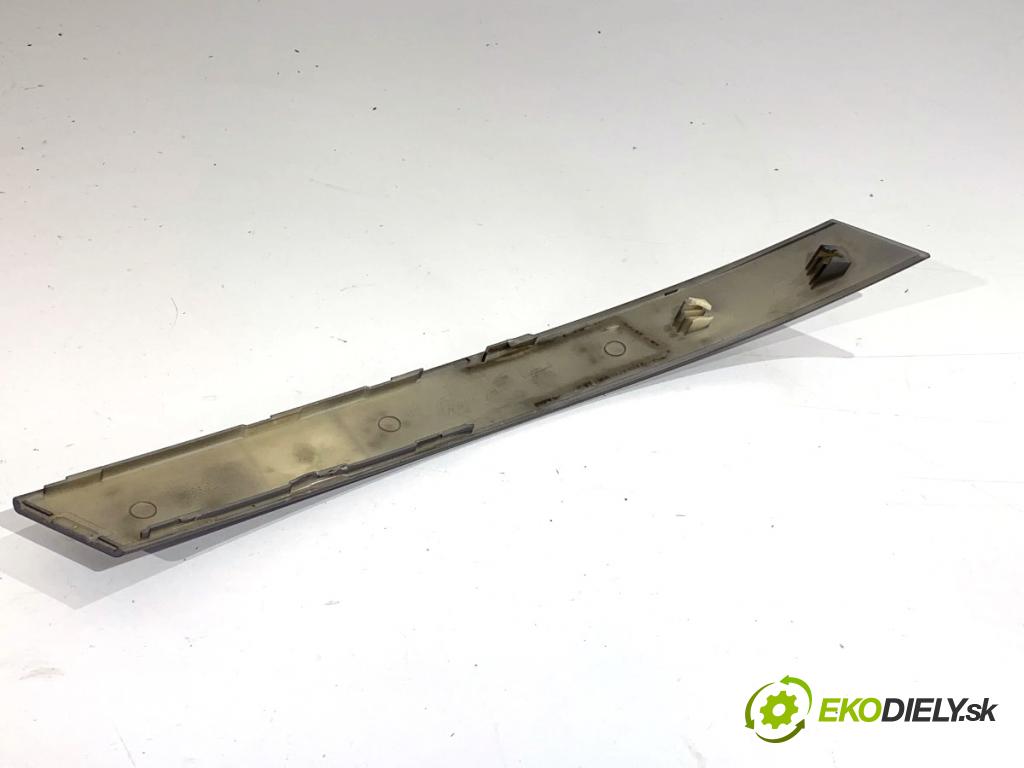 BMW E61 Kombi 2006 110 kW 520 d 1995 lišty kryt 7129233 7079442 (Lišta)