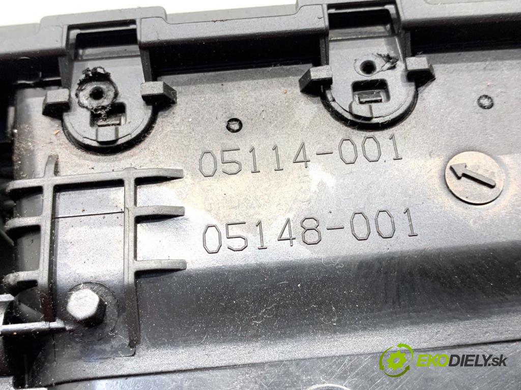 BMW E61 Kombi 2006 110 kW 520 d 1995 Mriežky kúrenia predný stredna 6910734