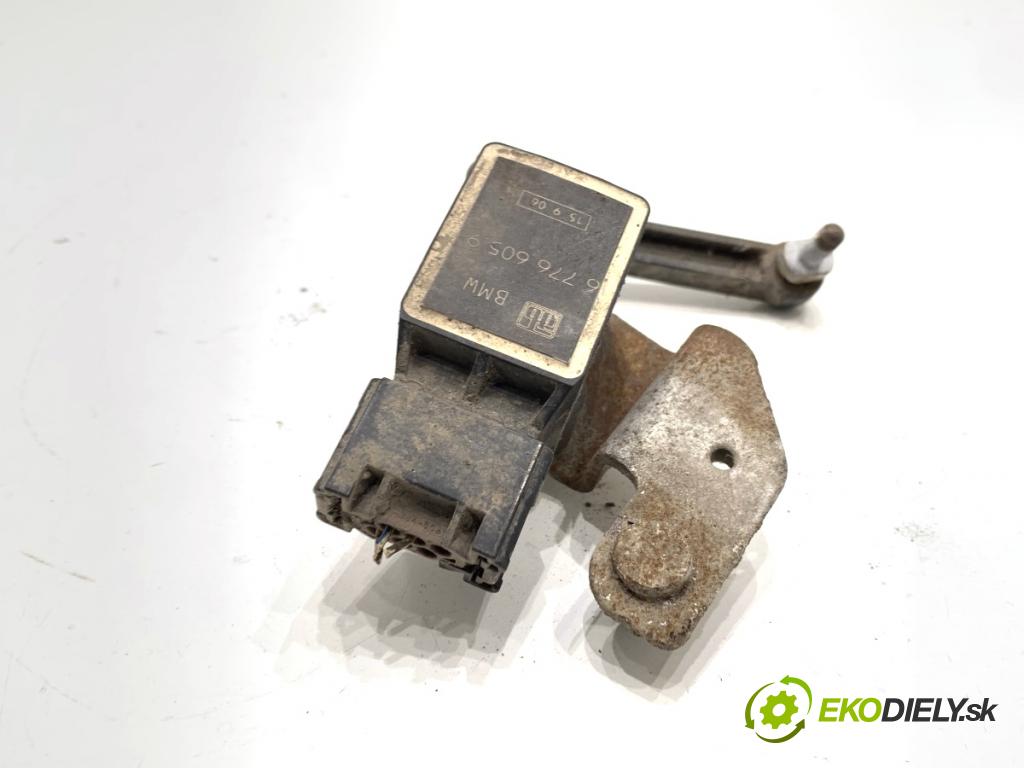 BMW E61 Kombi 2006 110 kW 520 d 1995 snímač ÚROVEŇ: XENON zadní část levý 67766059