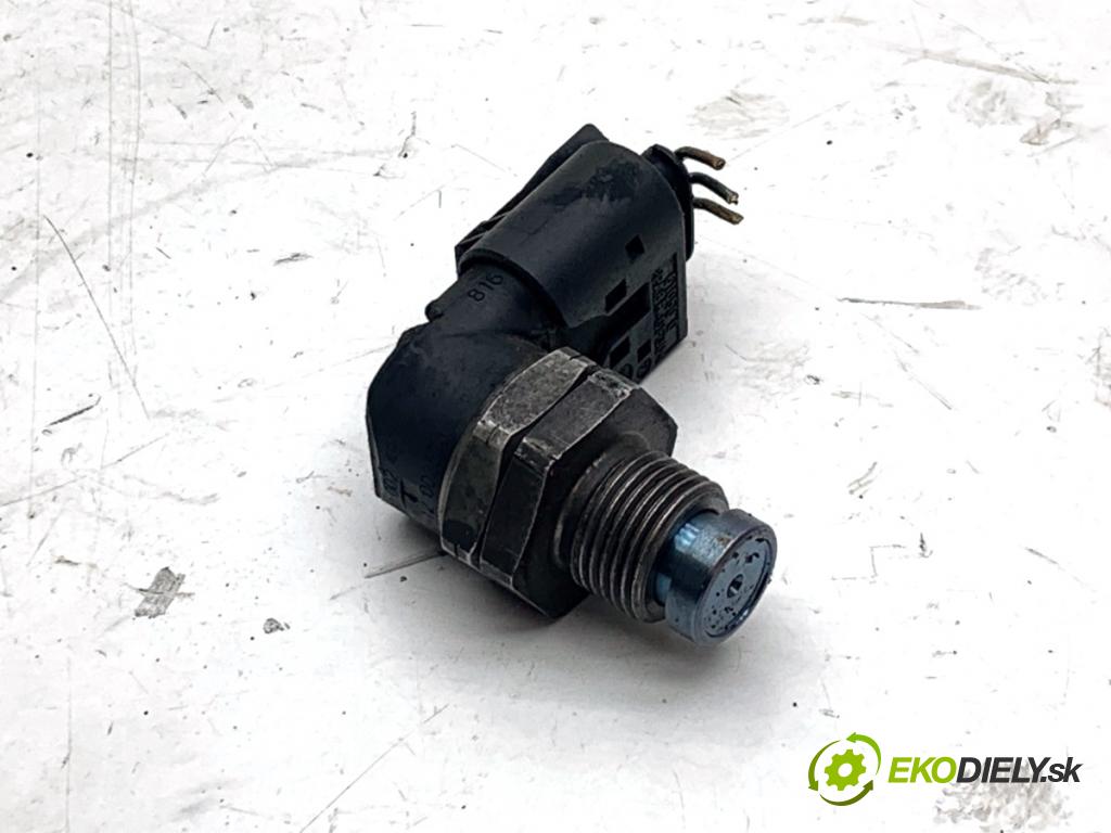 BMW E61 Kombi 2006 110 kW 520 d 1995 snímač tlaku paliva 0281002497 (Snímač)