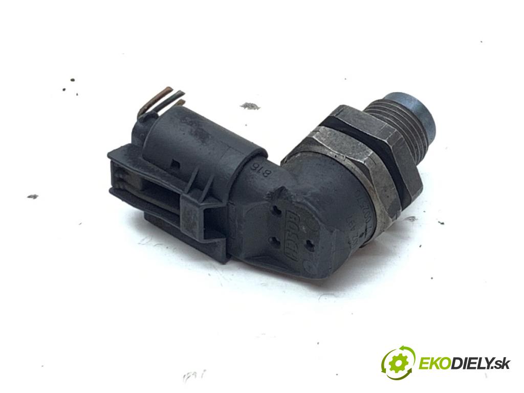 BMW E61 Kombi 2006 110 kW 520 d 1995 Snímač tlaku paliva 0281002497 (Snímač)