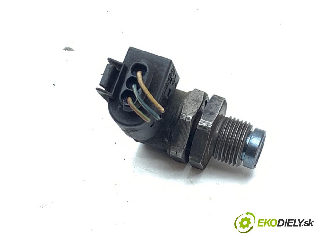 BMW E61 Kombi 2006 110 kW 520 d 1995 Snímač tlaku paliva 0281002497 (Snímač)