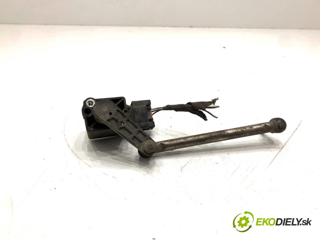 BMW E61 Kombi 2006 110 kW 520 d 1995 Snímač XENON pravy predný 1093697