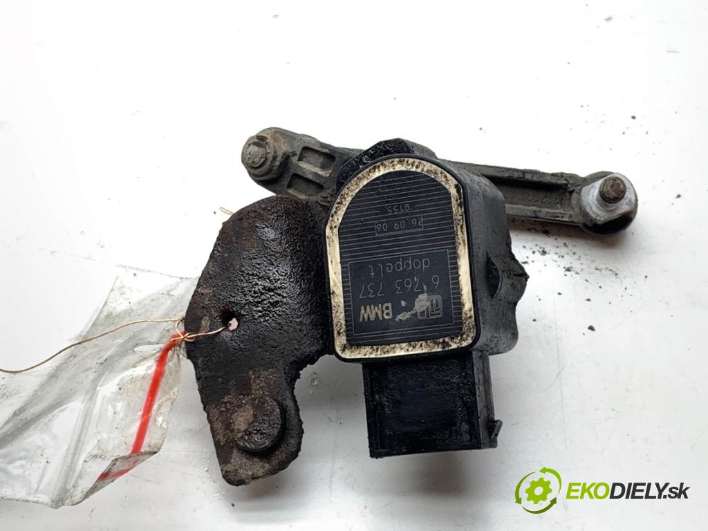 BMW E61 Kombi 2006 110 kW 520 d 1995 Snímač XENON zad pravy 6763737