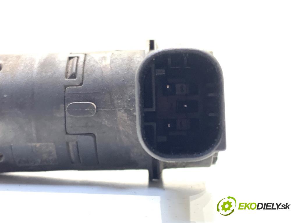 BMW E61 Kombi 2006 110 kW 520 d 1995 Snímač PDC 6989105