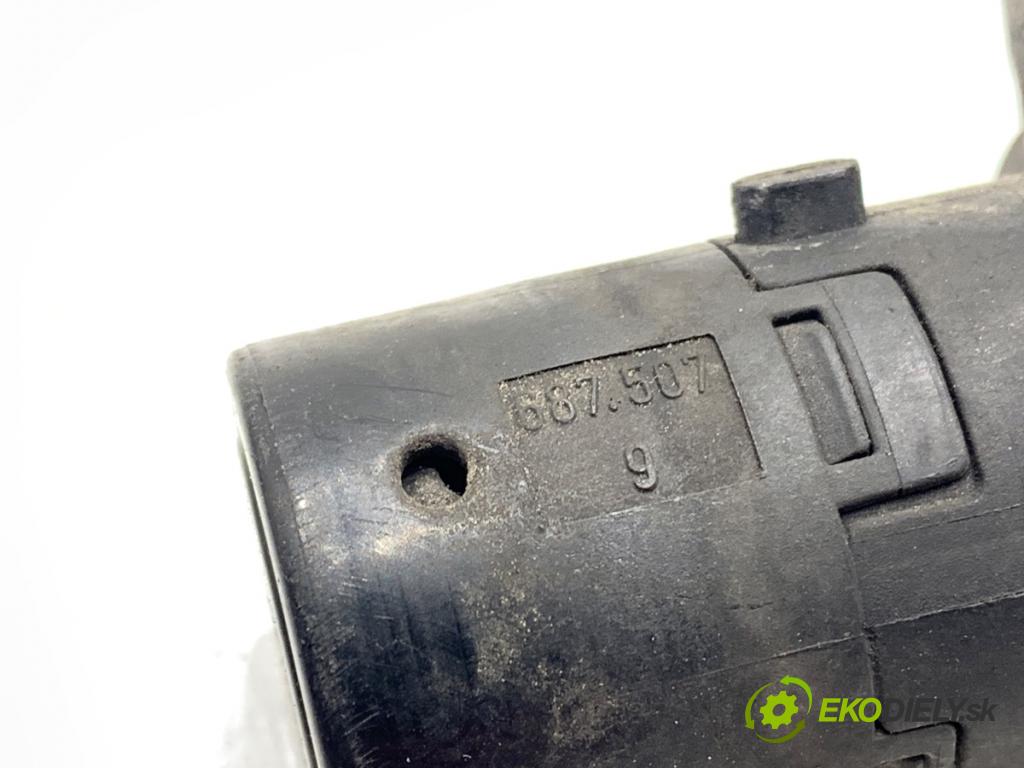 BMW E61 Kombi 2006 110 kW 520 d 1995 snímač PDC 6989105