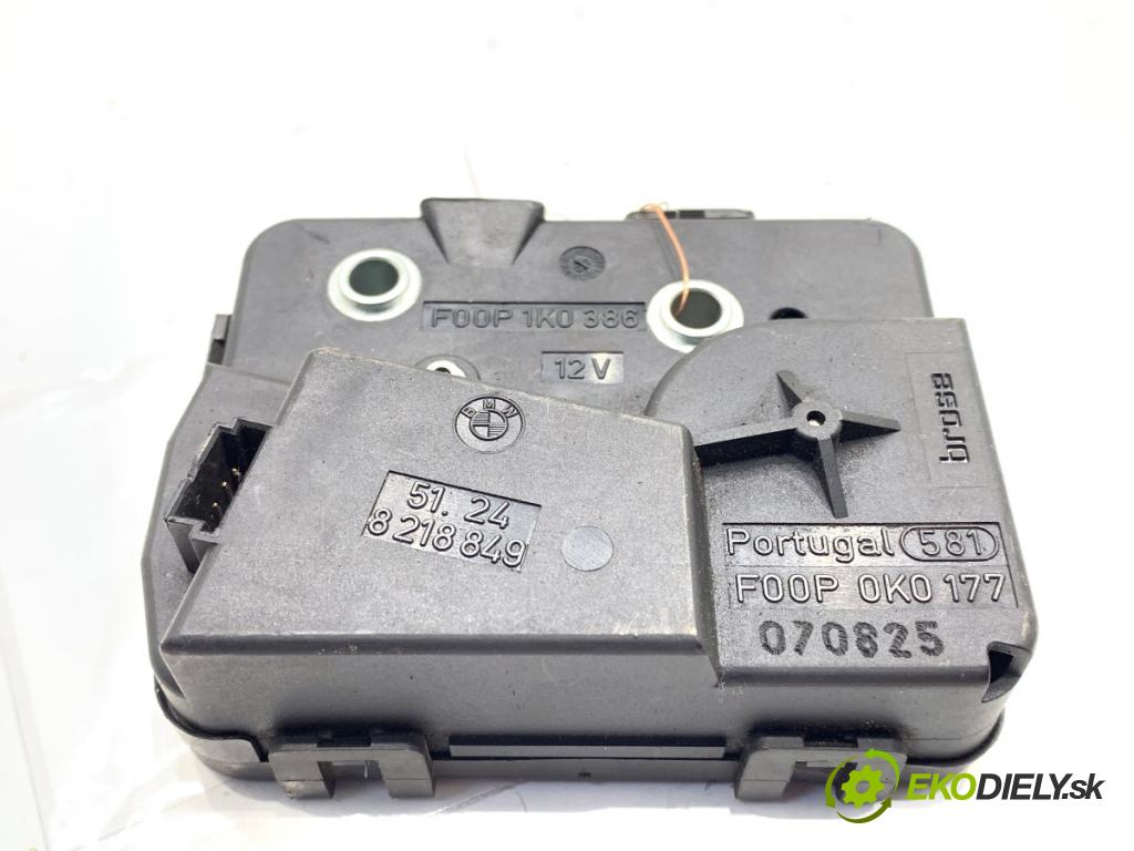 BMW E61 Kombi 2006 110 kW 520 d 1995 zámok dverí zad okna 8218849