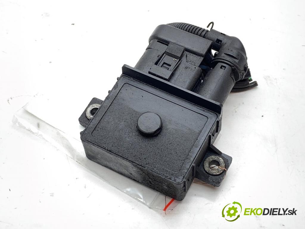 BMW E61 Kombi 2006 110 kW 520 d 1995 relé svíček žhavení 7801200 (Relé)