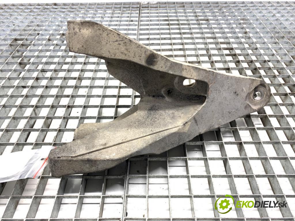 VW TRANSPORTER T5 Autobus 2015 103 kW 2.0 TDI 1968 Držiak Motor 7E0199370A