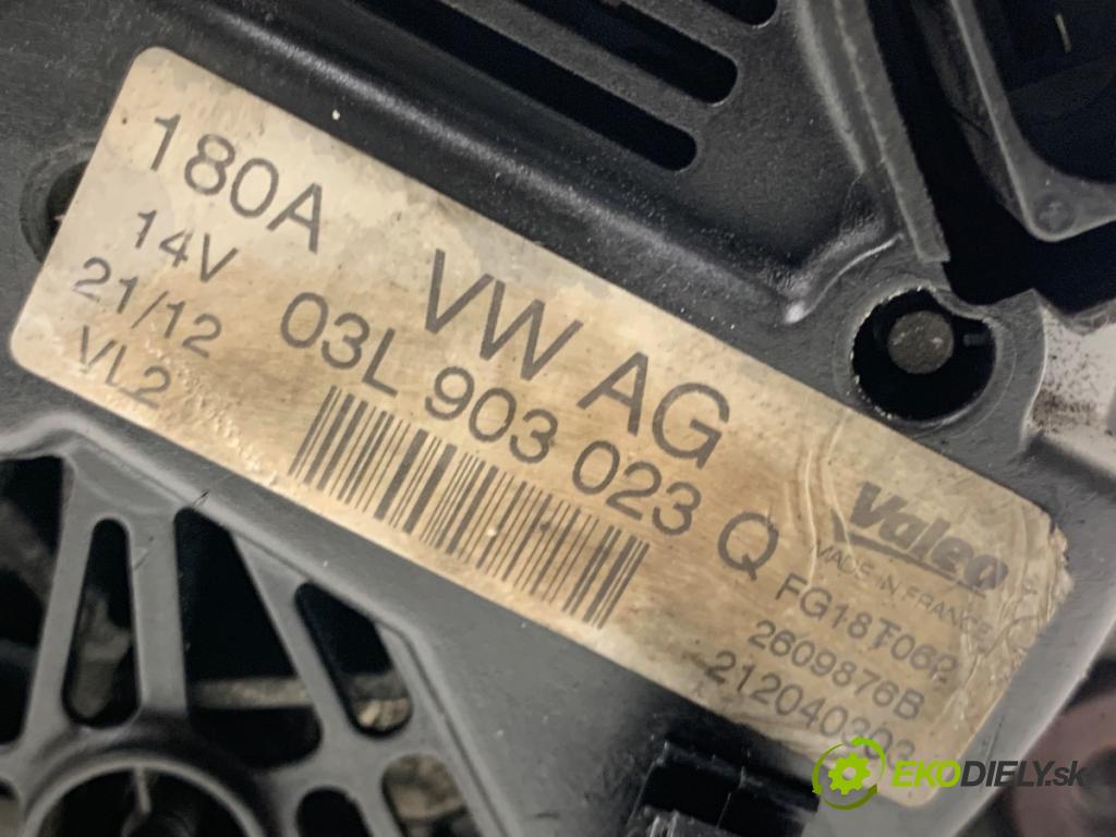 VW TRANSPORTER T5 Autobus 2015 103 kW 2.0 TDI 1968 Alternátor 03L903023Q (Alternátor)