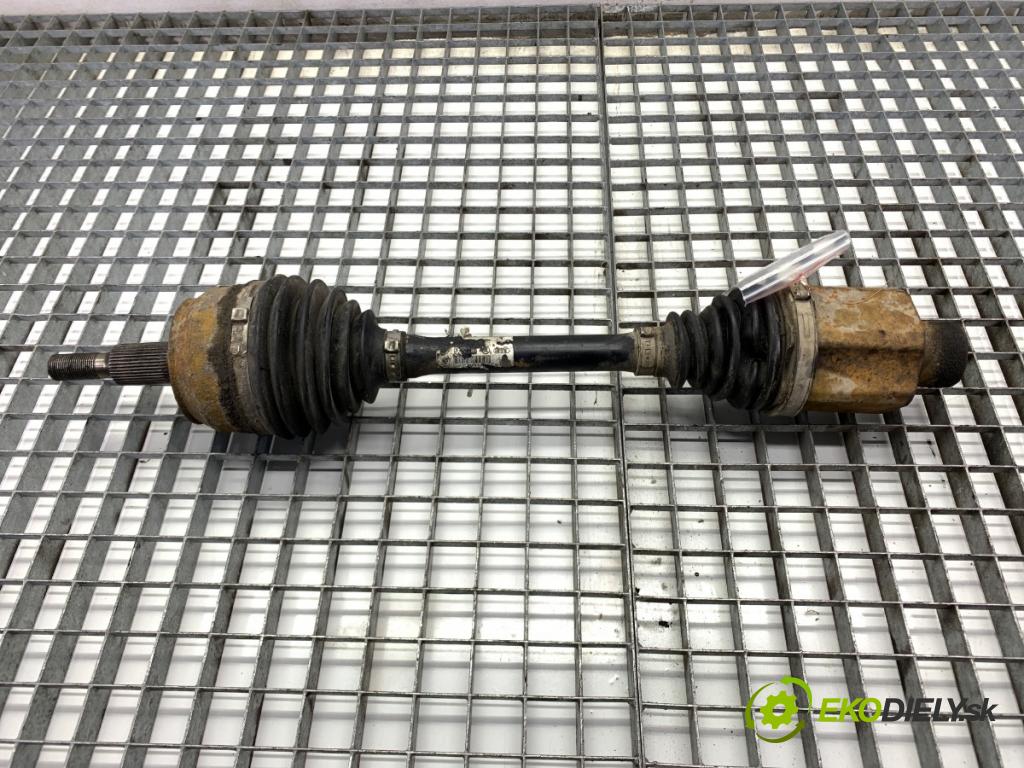 VW TRANSPORTER T5 Autobus 2015 103 kW 2.0 TDI 1968 poloos levý přední část 