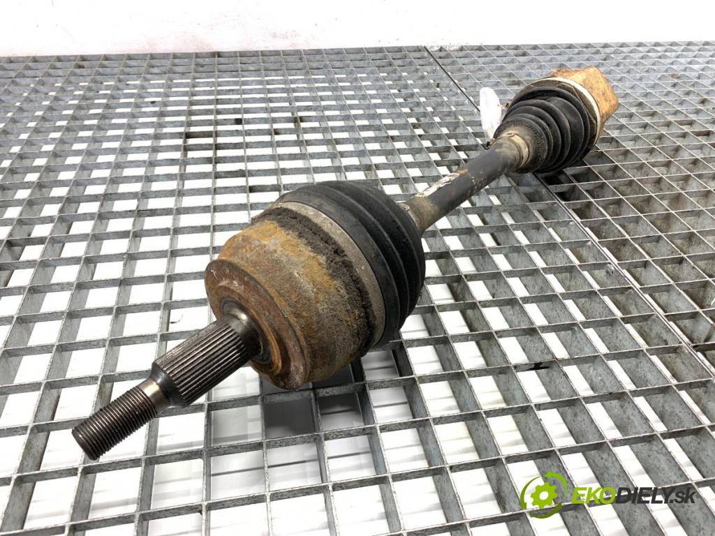 VW TRANSPORTER T5 Autobus 2015 103 kW 2.0 TDI 1968 poloos levý přední část