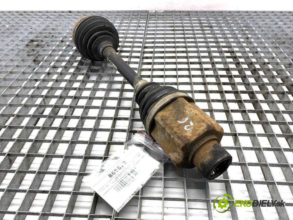 VW TRANSPORTER T5 Autobus 2015 103 kW 2.0 TDI 1968 poloos levý přední část