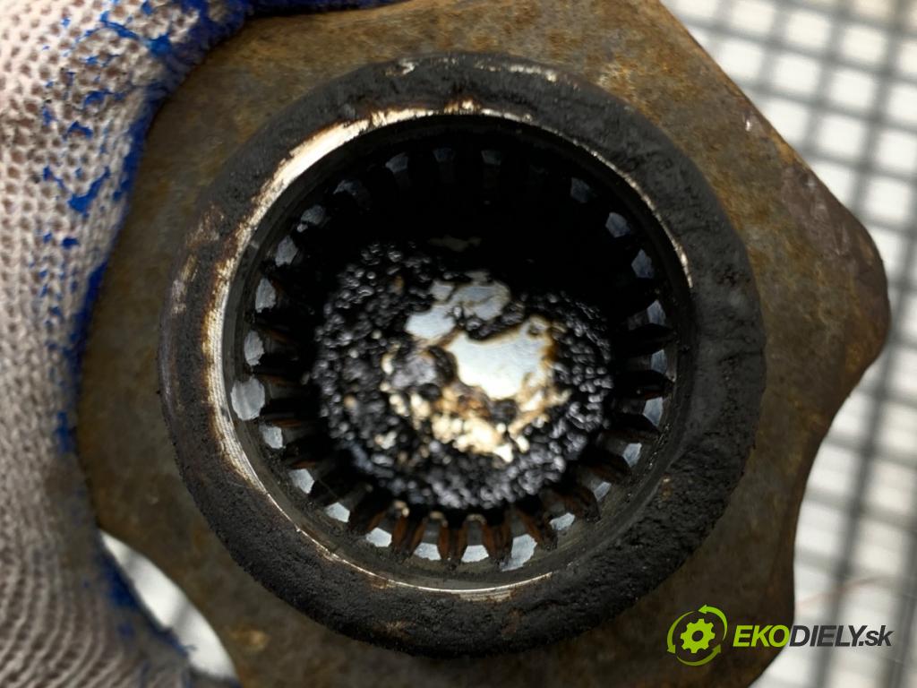 VW TRANSPORTER T5 Autobus 2015 103 kW 2.0 TDI 1968 poloos levý přední část